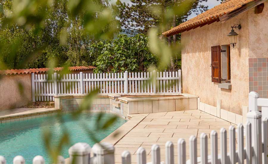 Les Potins du Four - Piscine